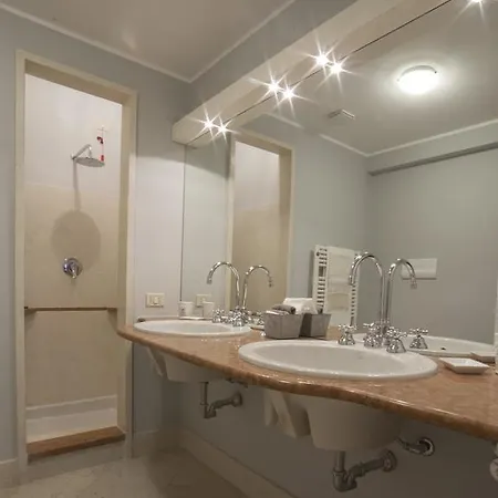 Bed & Breakfast Gallery *
